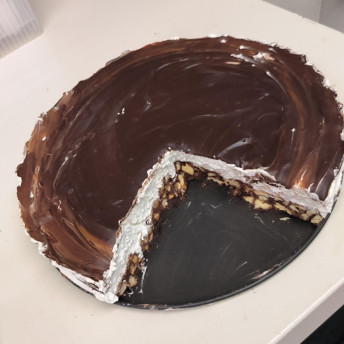 עוגת כדורי שוקולד וקצפת 