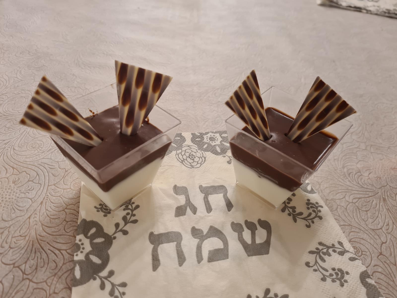 מוס שוקולד מריר ושוקולד לבן