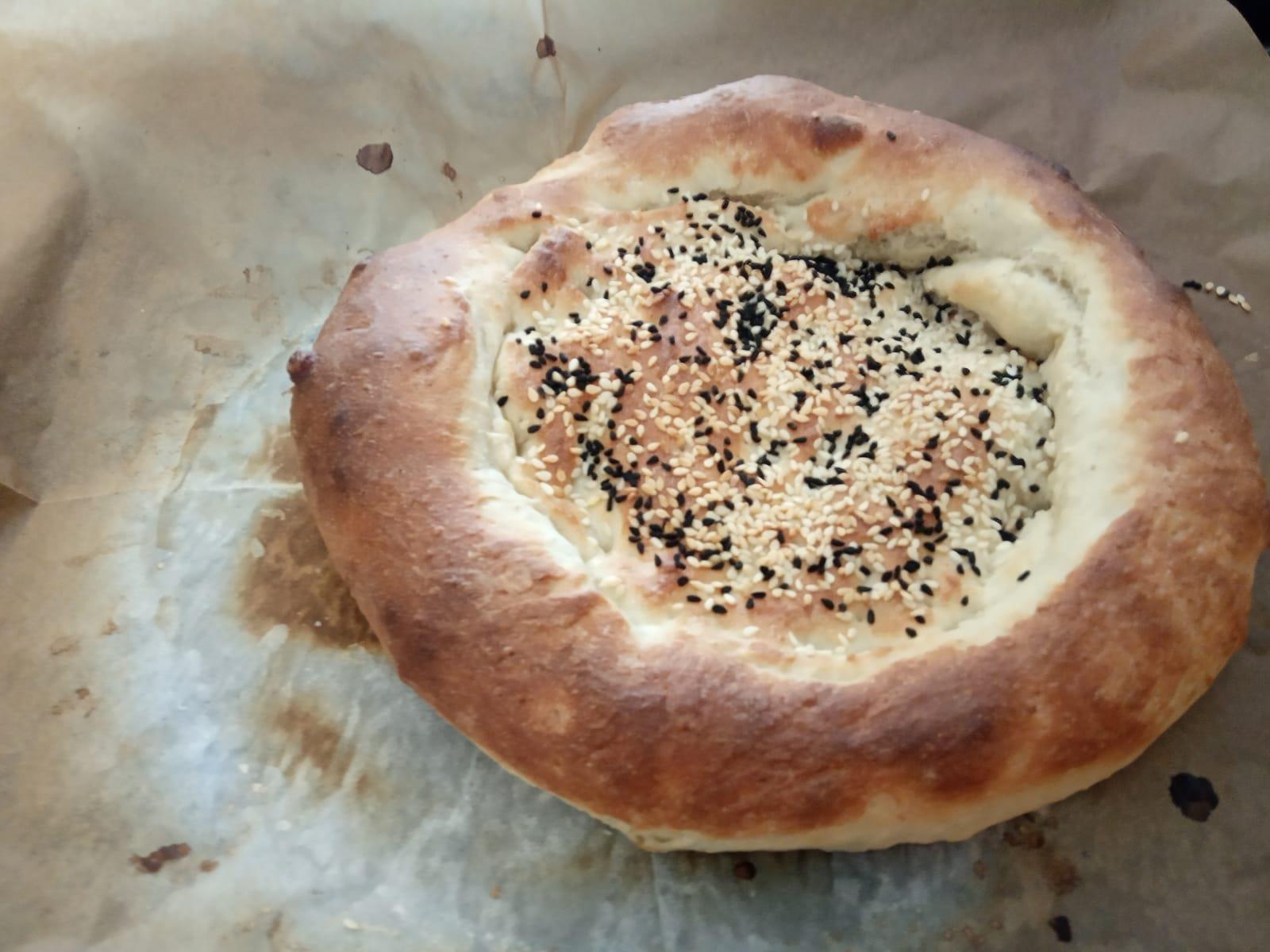 לחם בוכרי