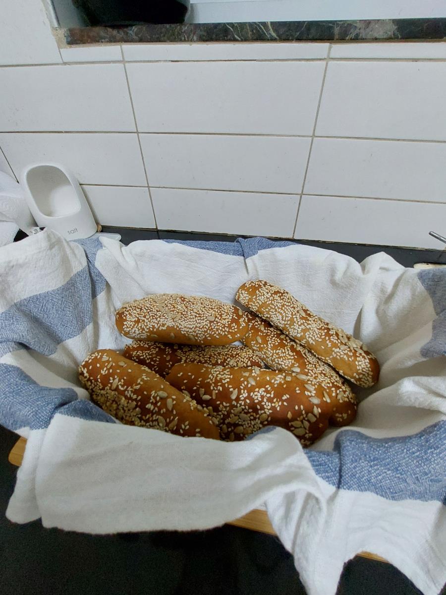 לחמניות מקמח שיפון מלא