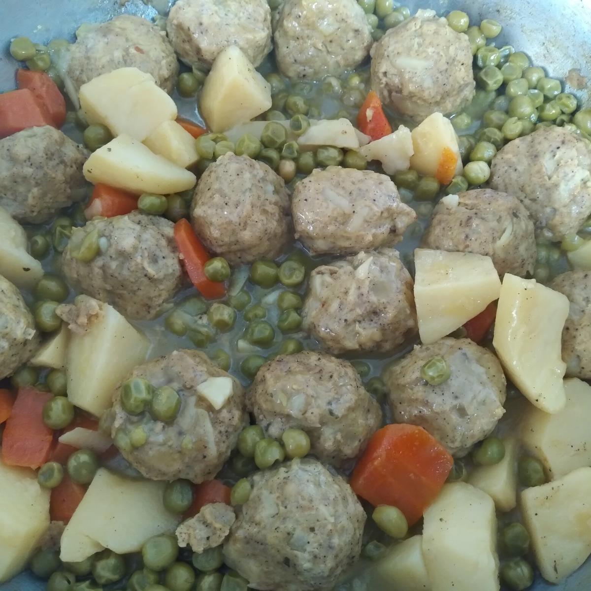 קציצות עוף עם ירקות
