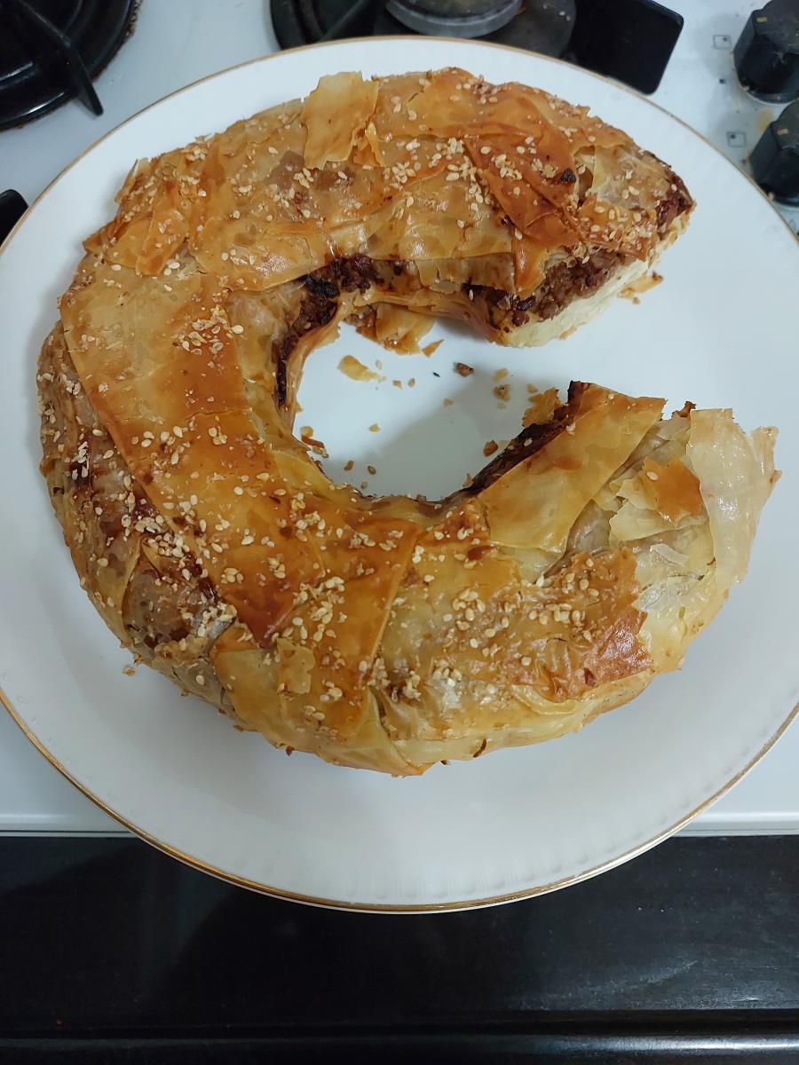 עוגת פילו ובשר טחון