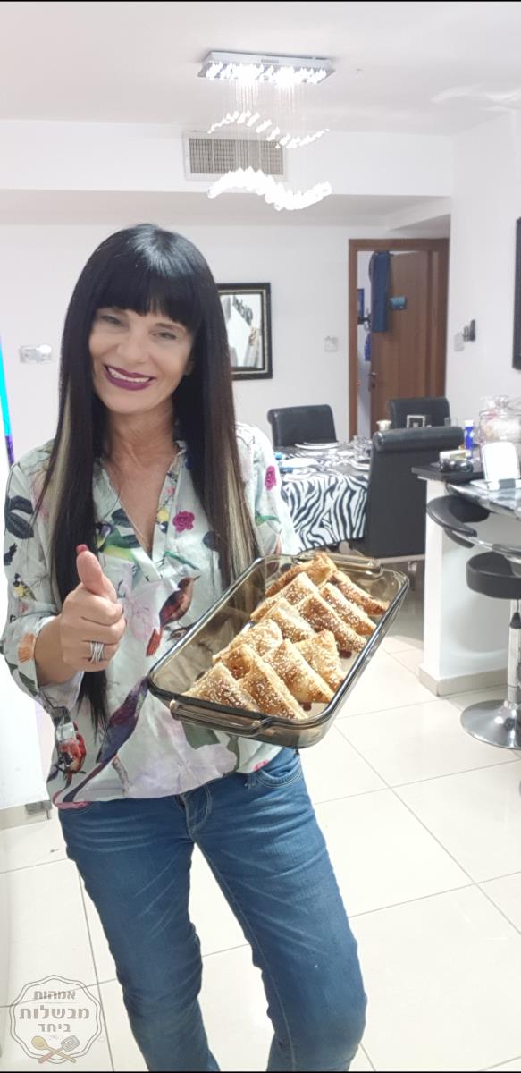 בורקס במילוי ברוקולי בצל סגול גמבה ותפו"א 
