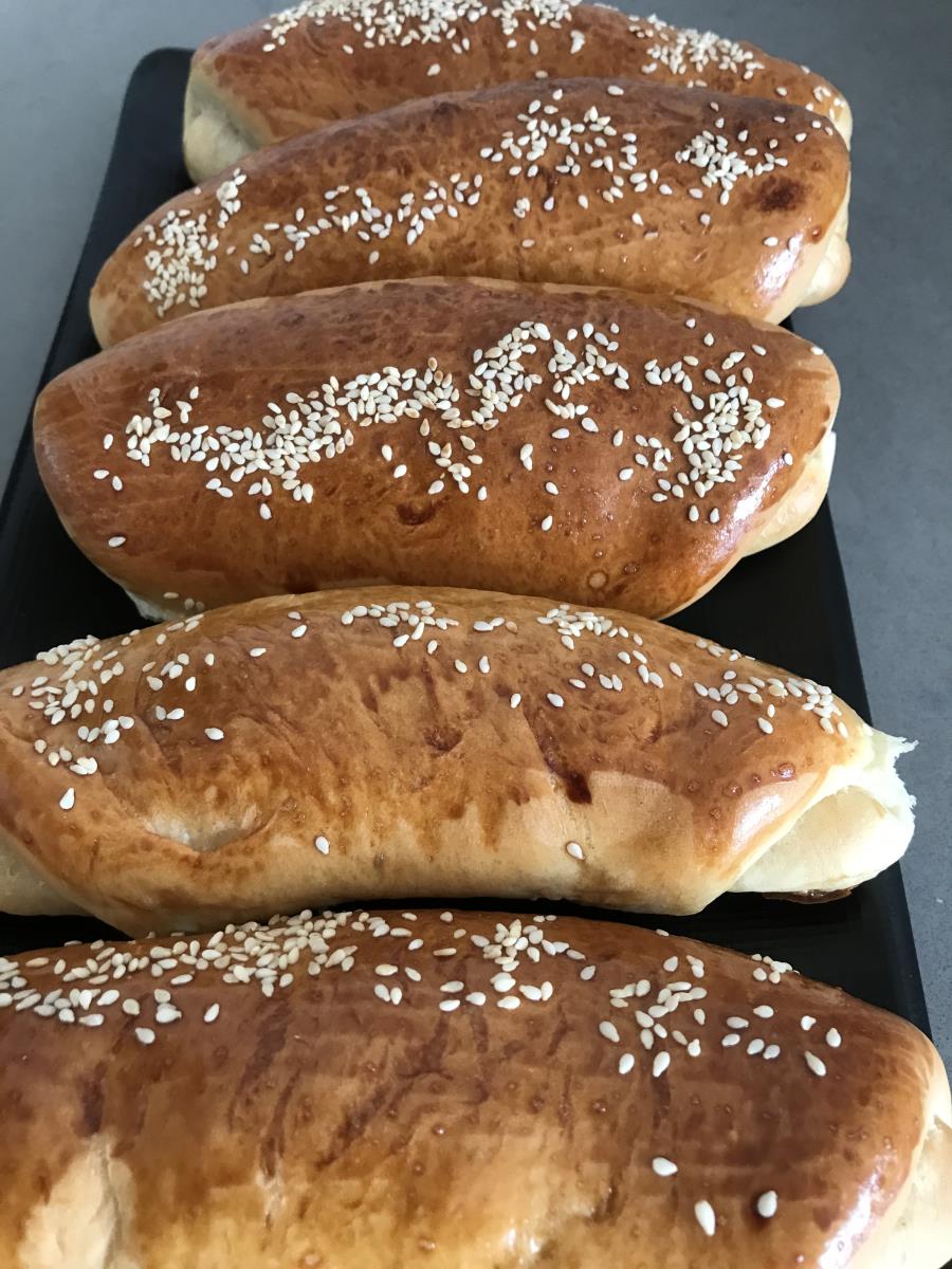 לחמים