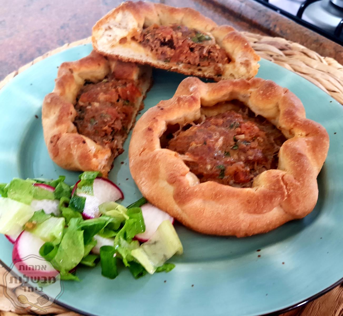 ספיחה ( מאפה עם בשר) 
