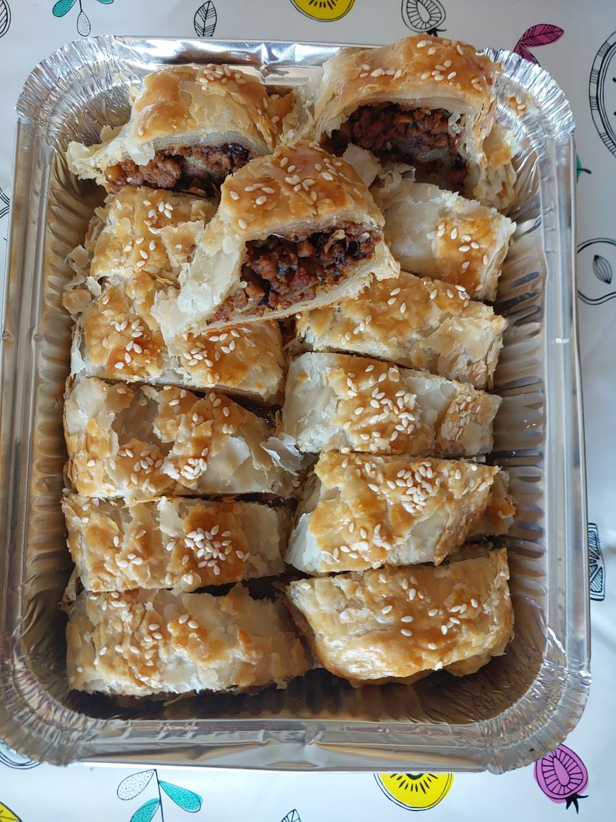 בצק עלים ממולא בבשר טחון