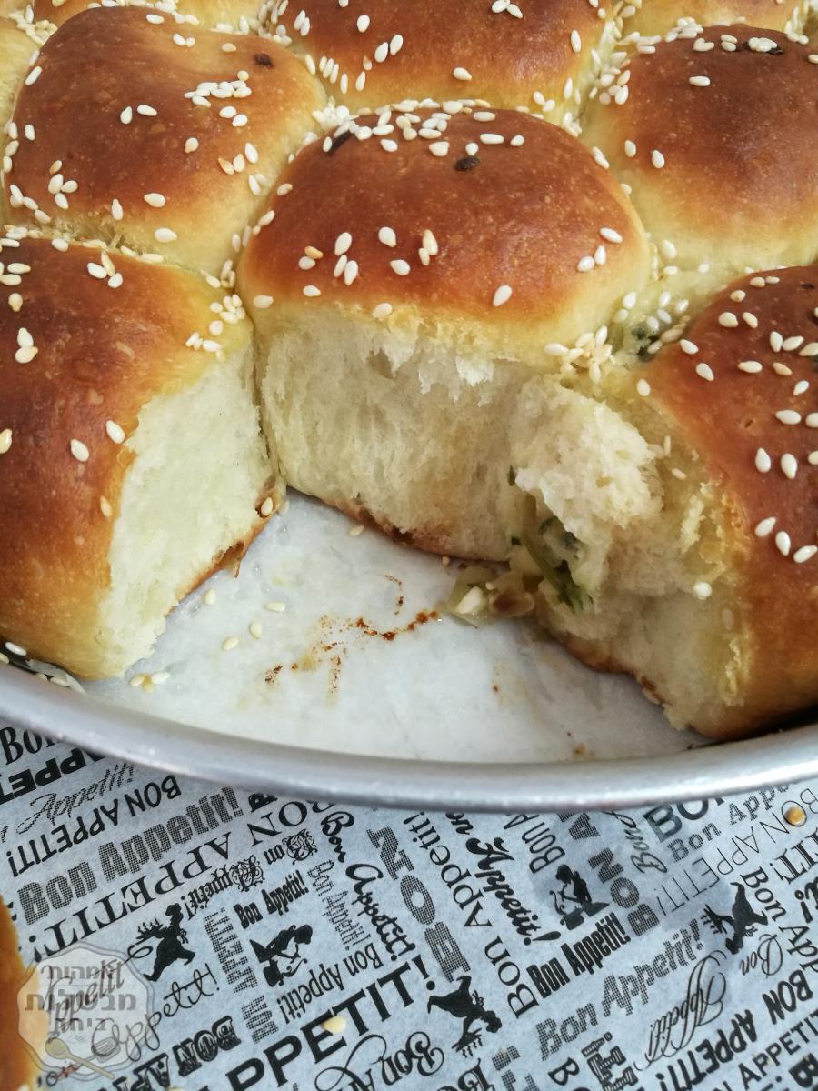 לחמניות מיני במילוי זעתר וגבינה 