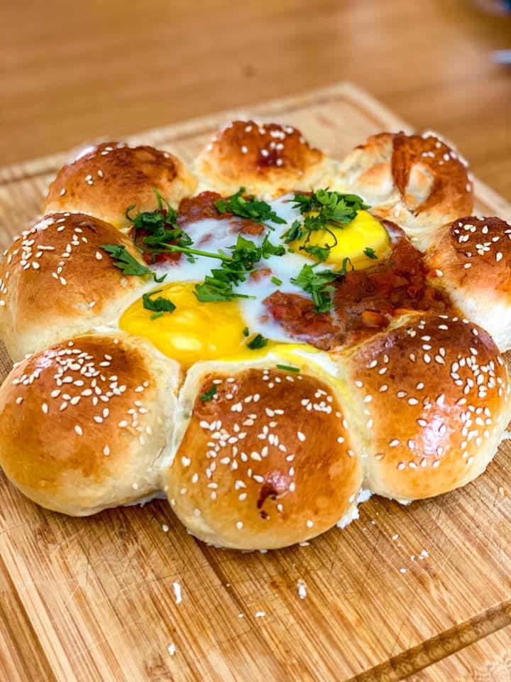 שקשוקת בשר בחלה