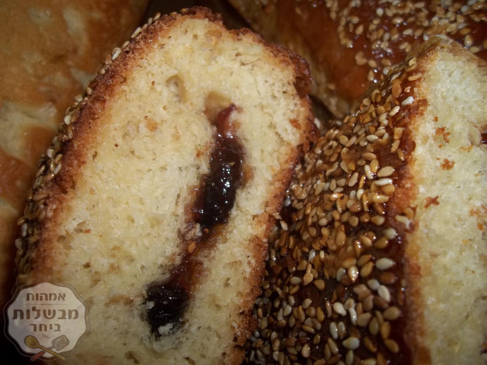 בולו  לחג  על כל שולחן. בכל תבנית ניתן לאפות.