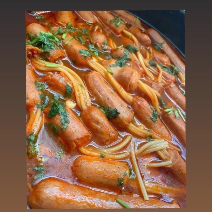 שרשרות ספגטי ונקנקיות 