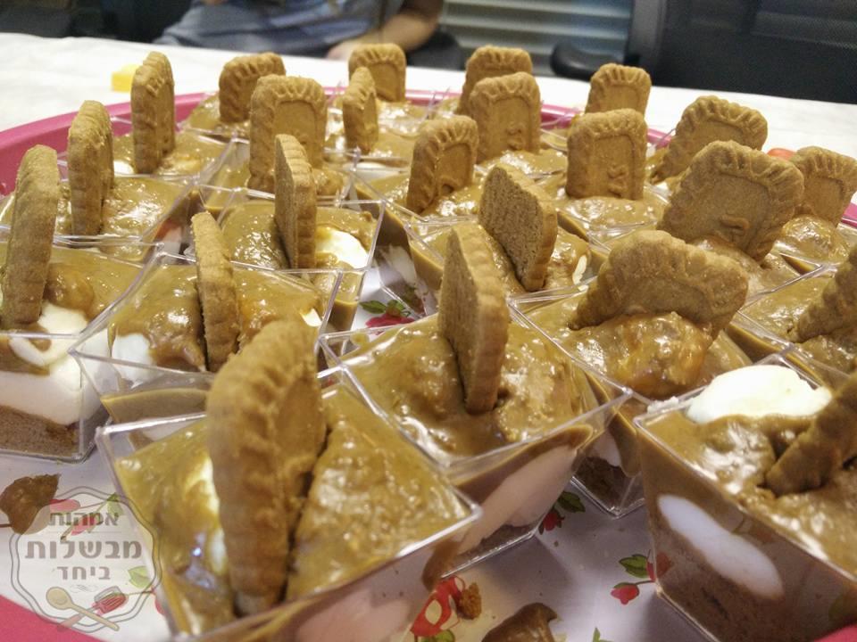 קינוח לוטוס וגבינה בכוסות