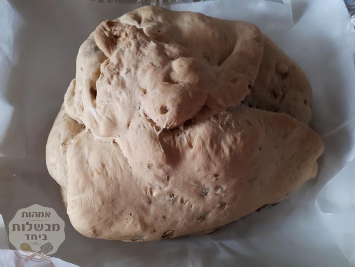 עוף עטוף בבצק זיתים