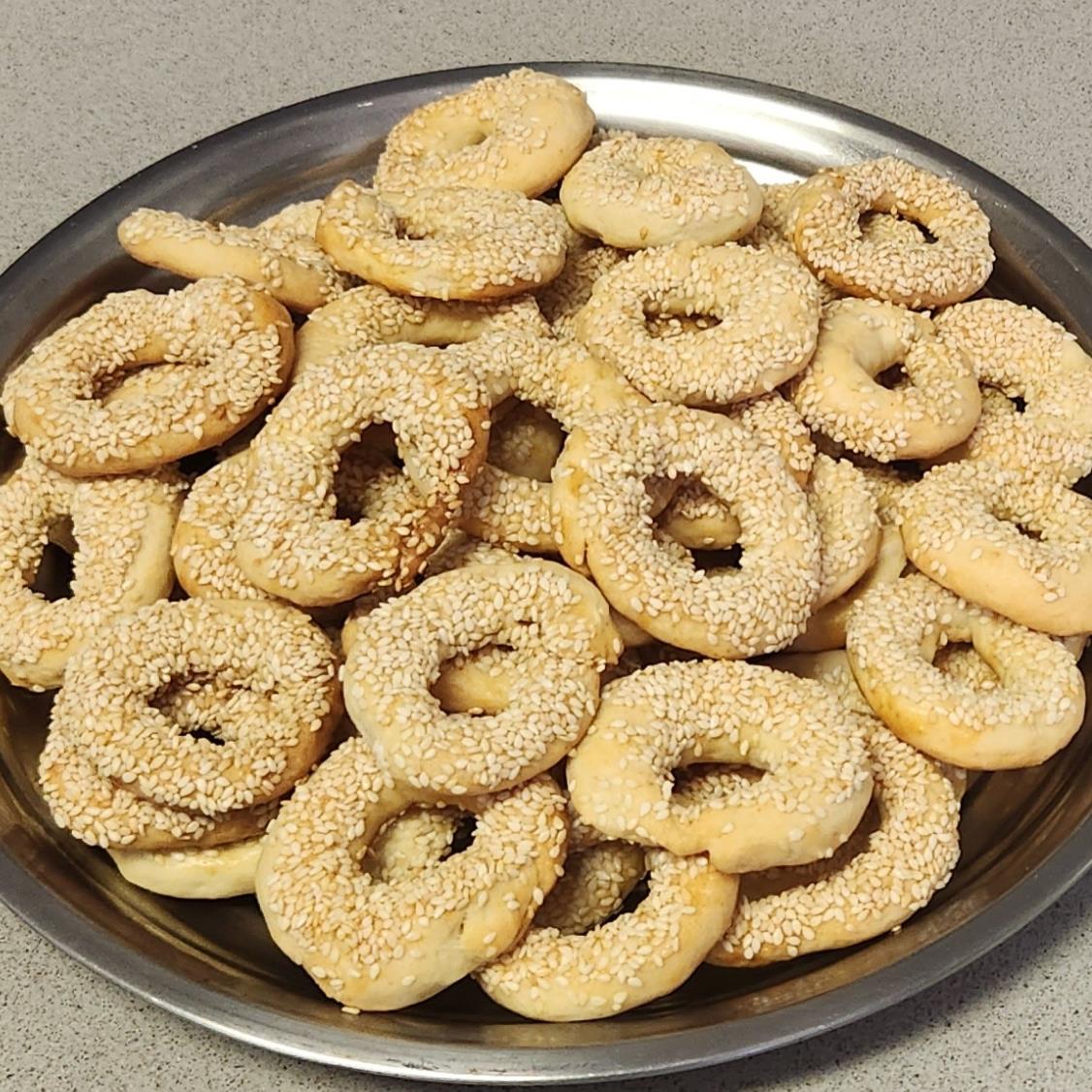 כעכים מלוחים
עם שומשום