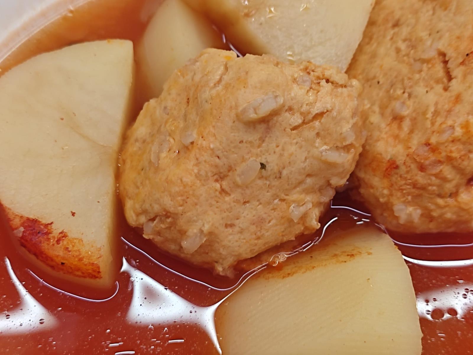 קציצות עם תפוחי אדמה ברוטב