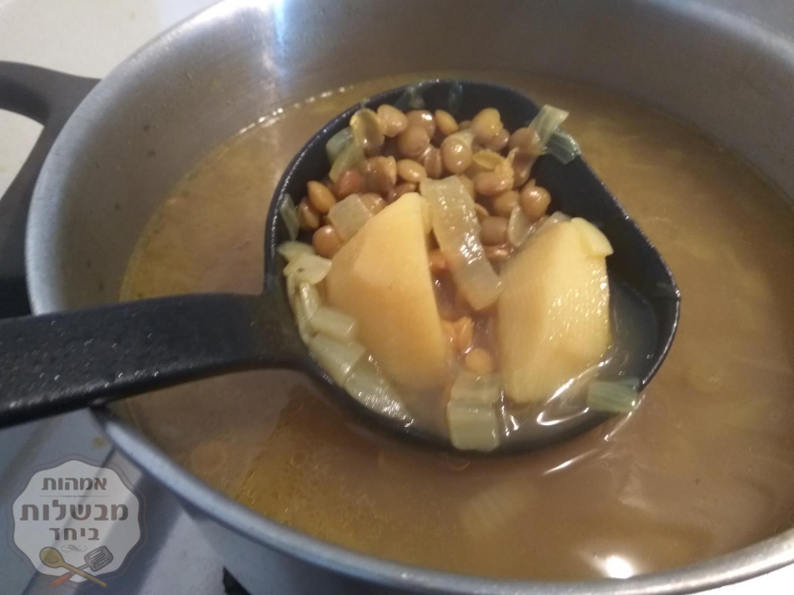 מרק עדשים