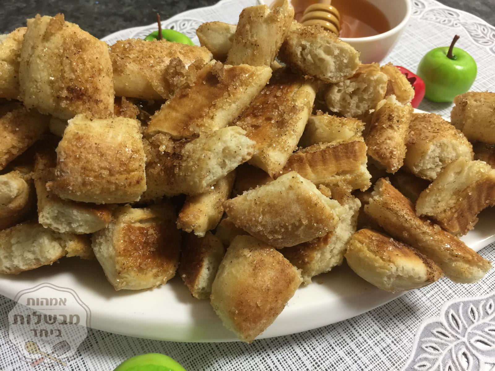  נשנושי פרעצ׳ל דבש בניחוח קינמון