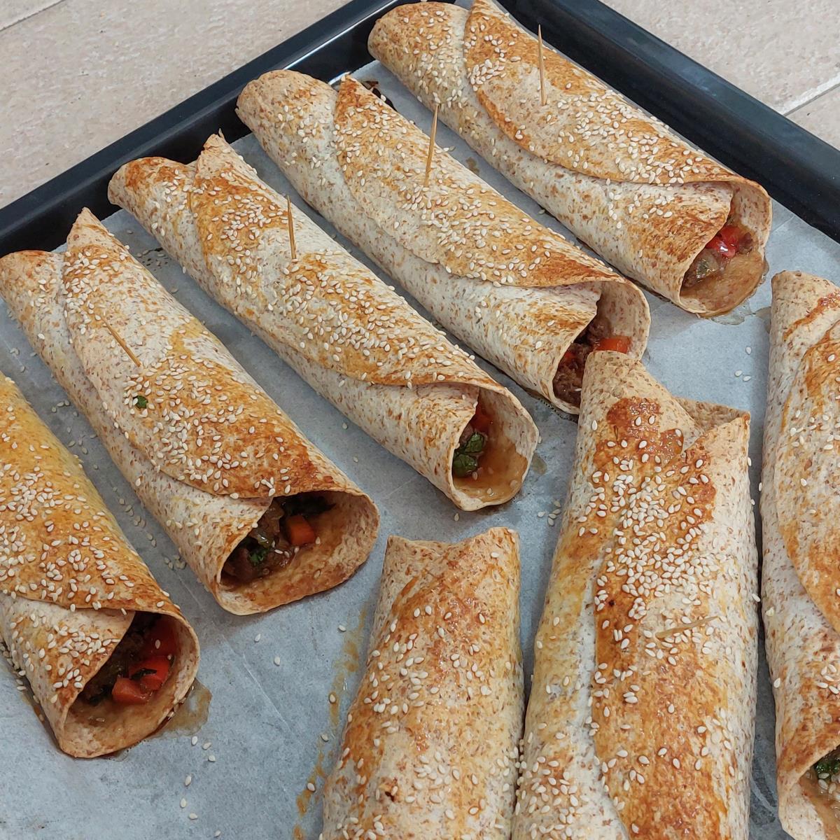 טורטיות ממולאות בשר וירקות / 12 מנות