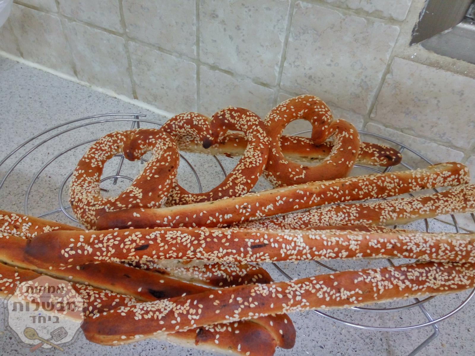 בייגלה מקלות עם עשבי תיבול