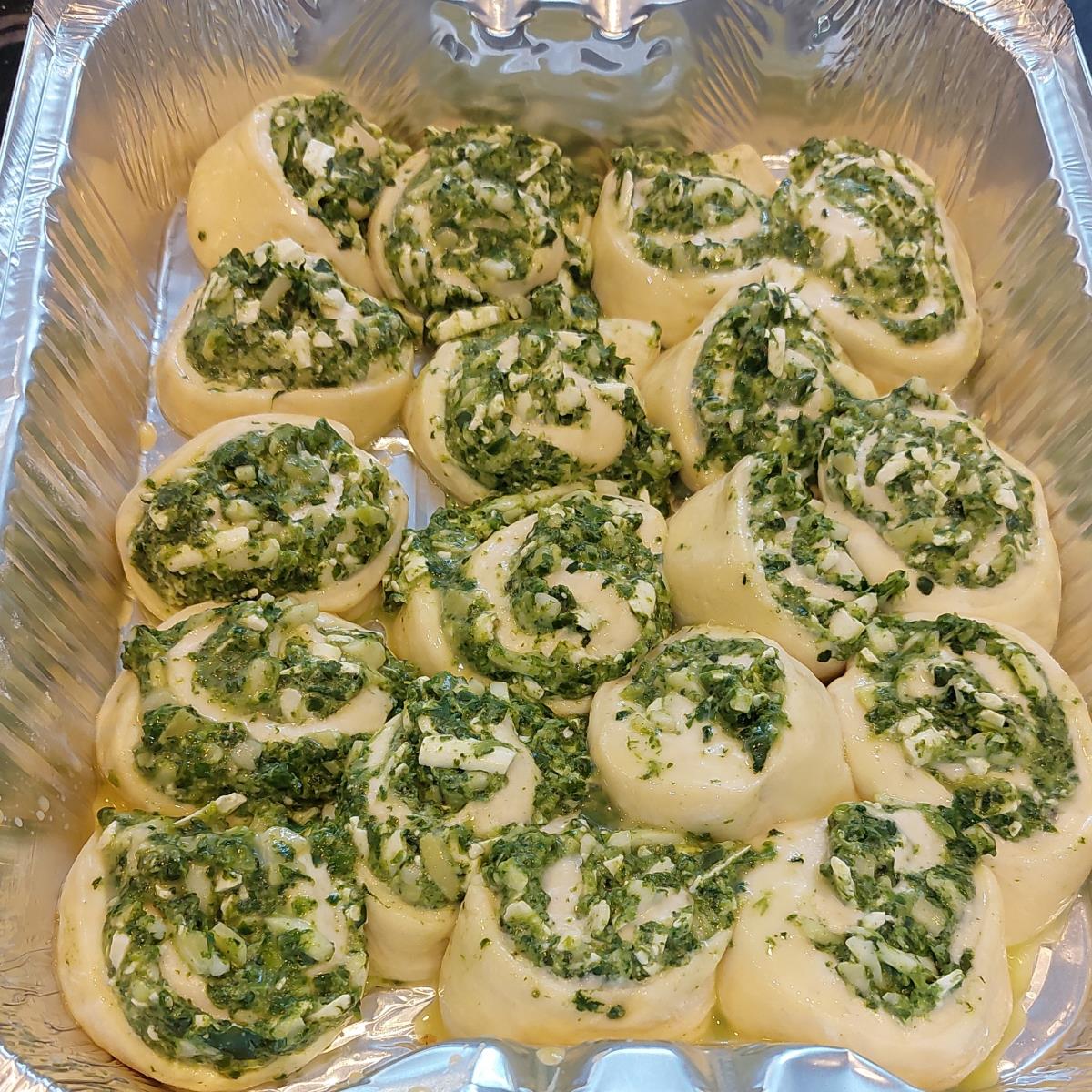 שבלולי שמרים ממולאים בתרד וגבינות