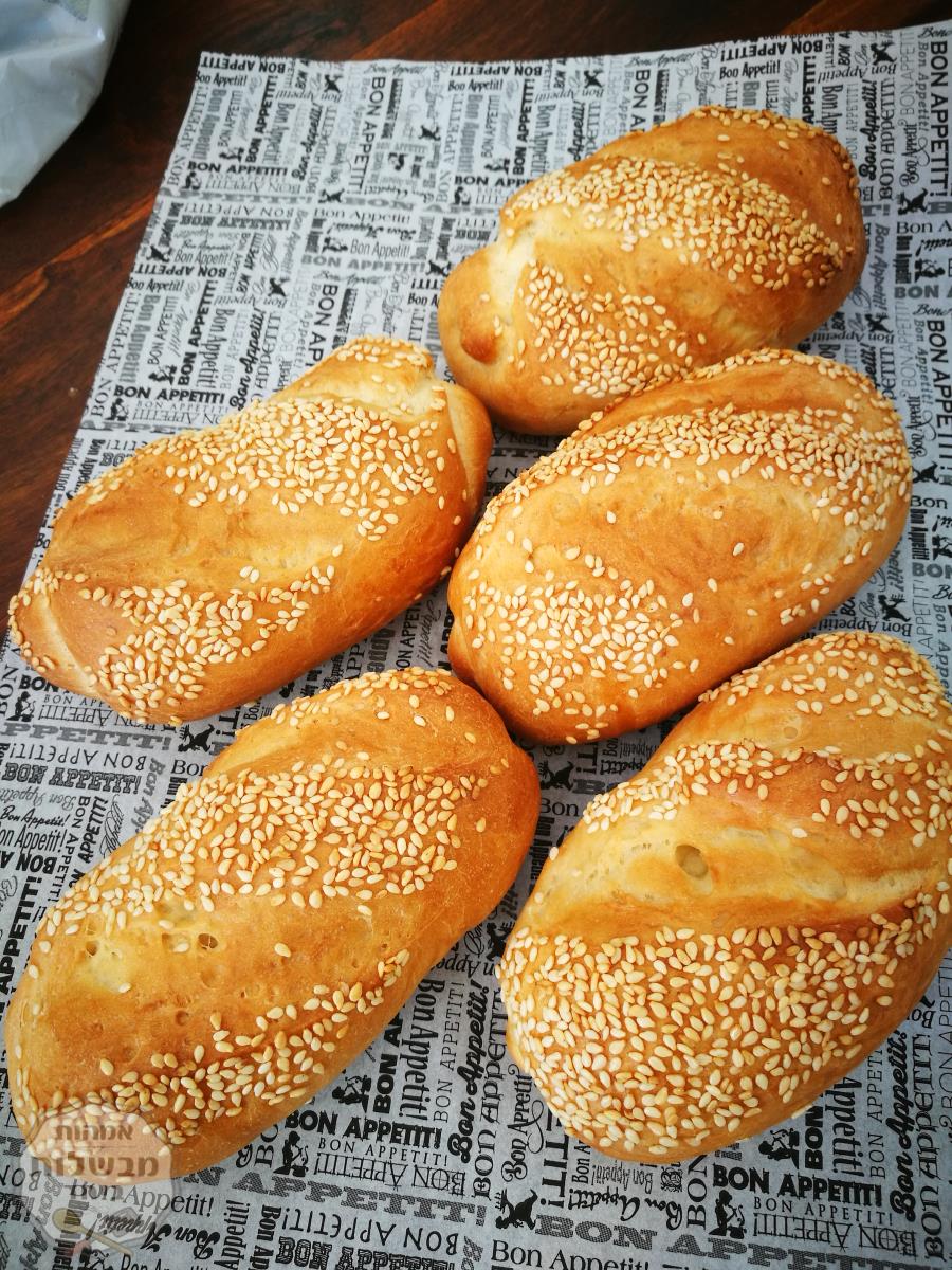 לחמניות עם שומשום 