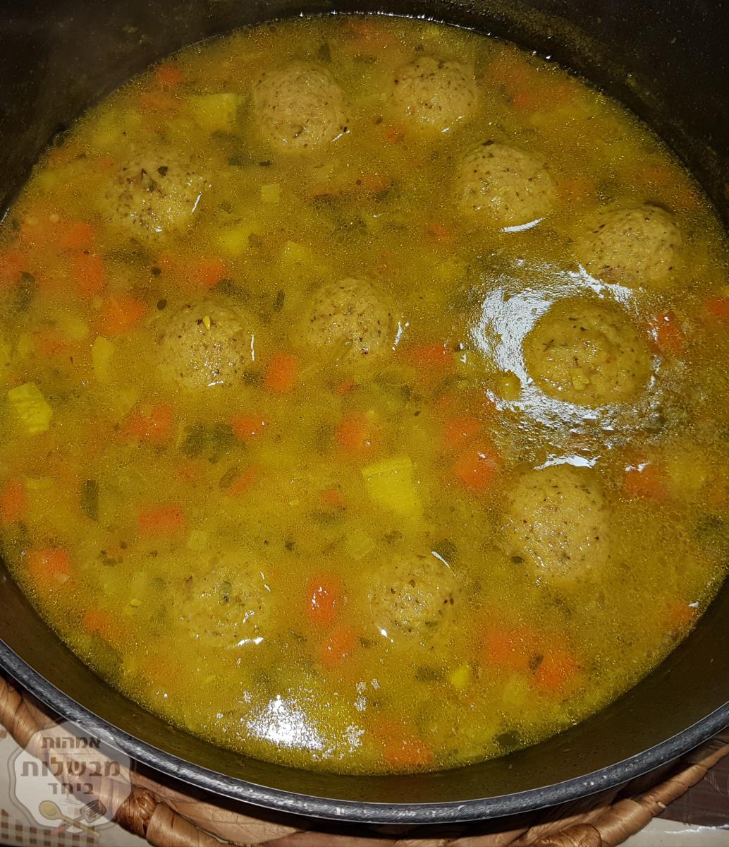 מרק ירקות עם פולים