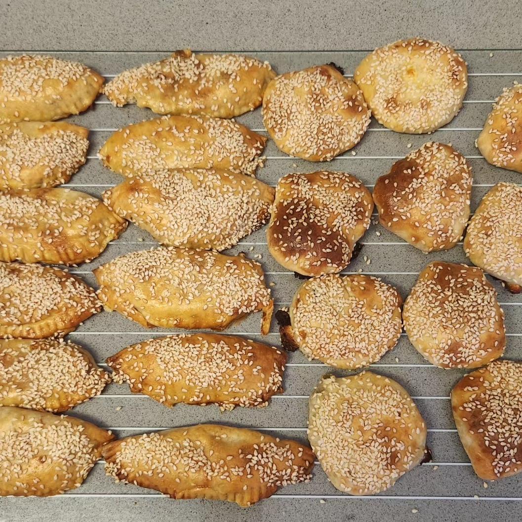 בורקיטןס גבינות טונה/זיתים
מבצק חלבי קל