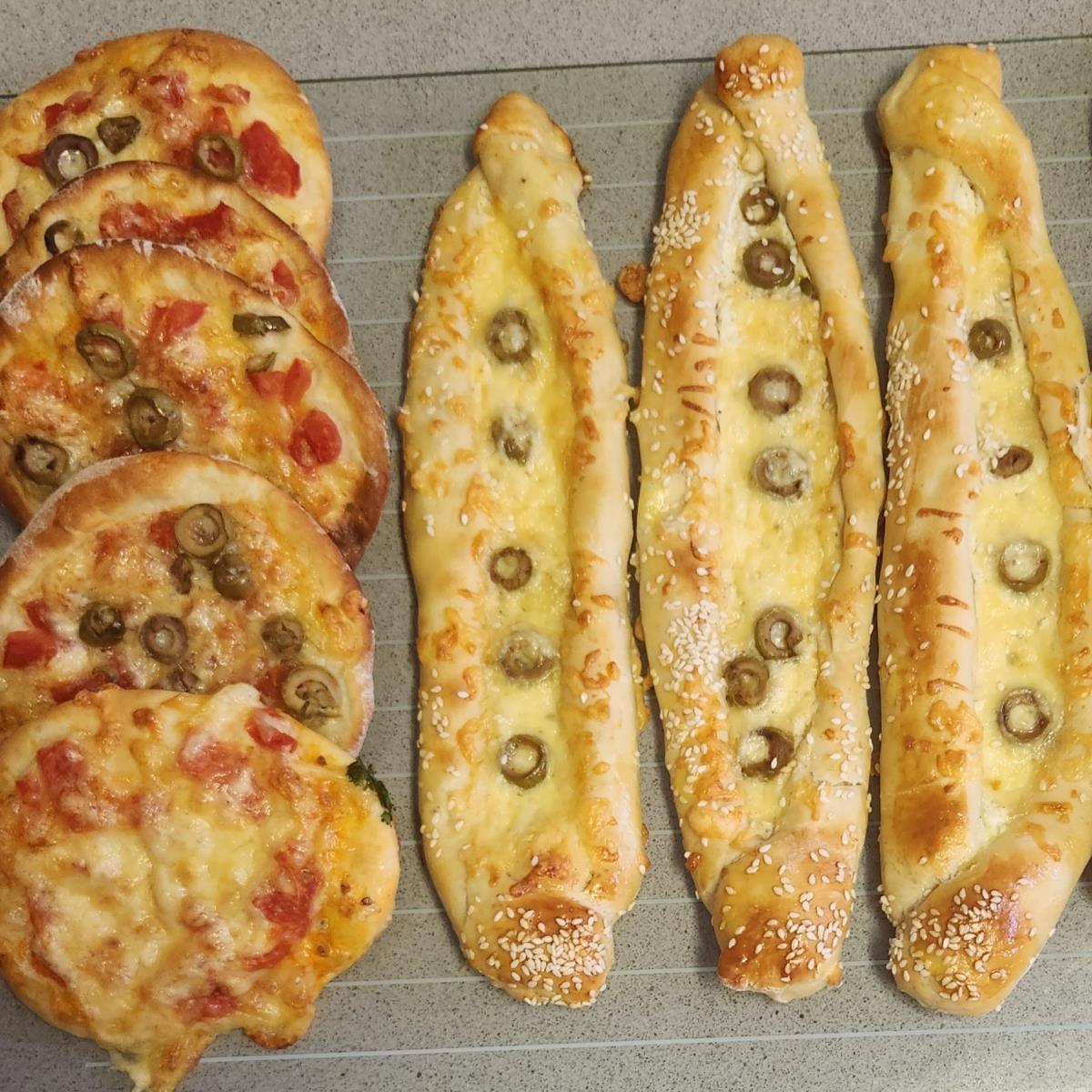 פיצות אישיות
סירות גבינה