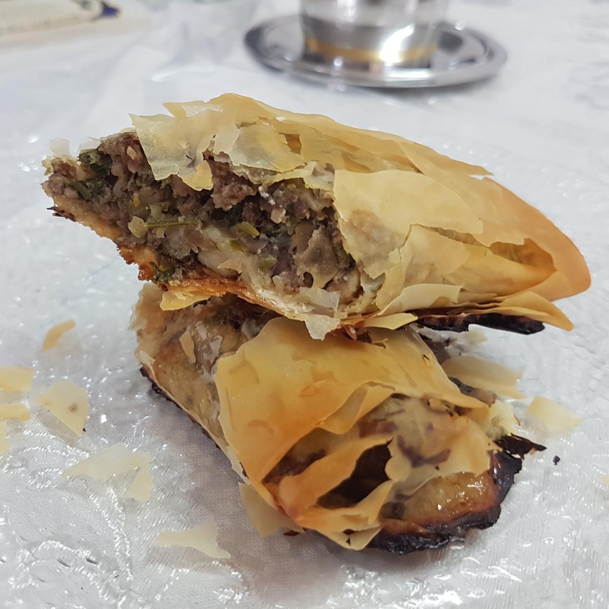 מאפה פילו ממולא בשר