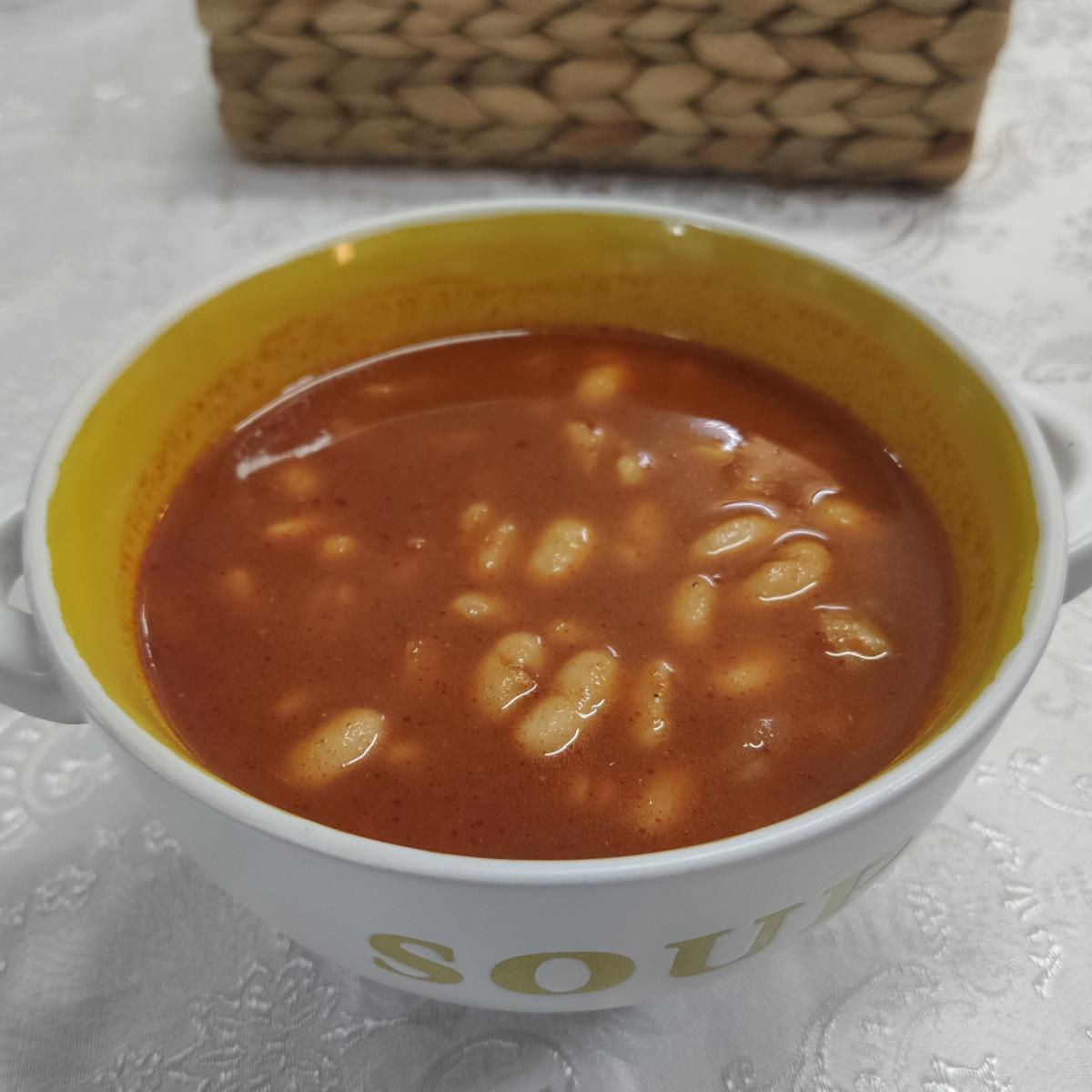 מרק שעועית טעים, מנחם, מחמם ומשביע