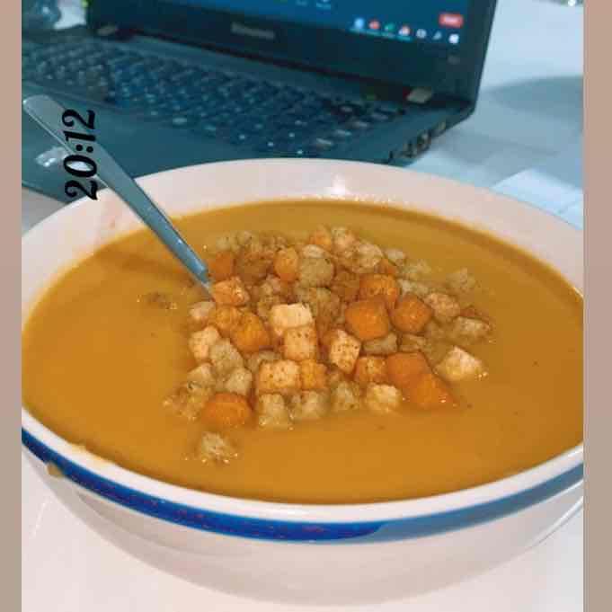 מרק כתום
