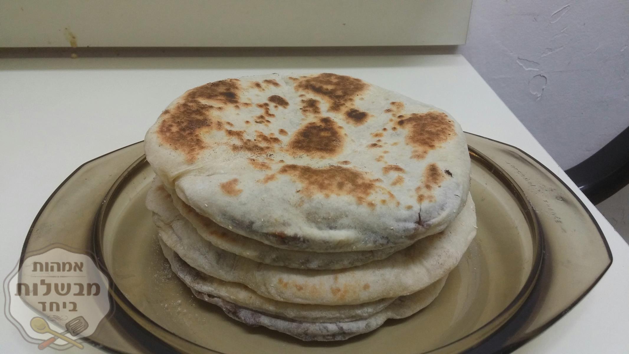 פיתות במחבת ממולאות בשוקולד נוטלה
