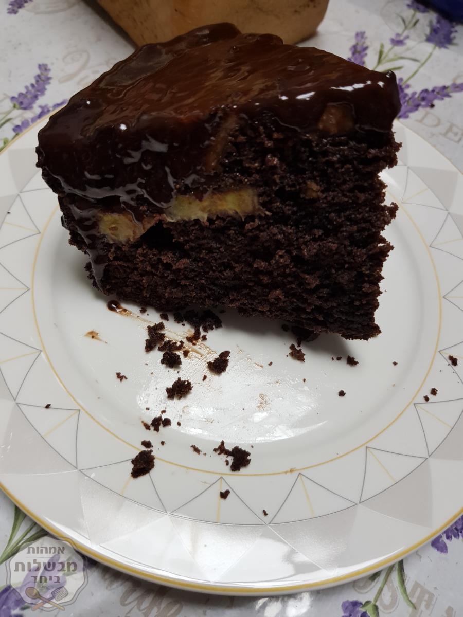 עוגת בננה עם צימוקים ואגוזים