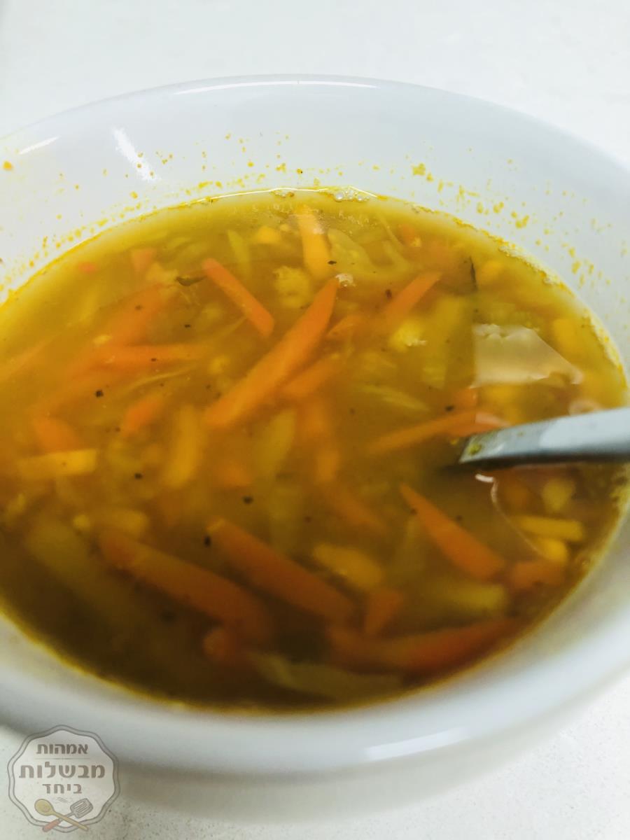 מרק עדשים כתומות 