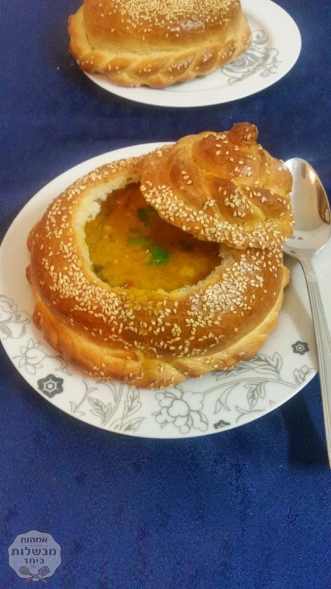 קעריות לחם מטריפות עם מרק עדשים...😍😚