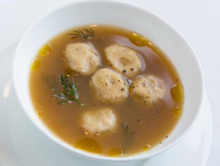 מרק עוף עם קניידלך של חיים כהן
