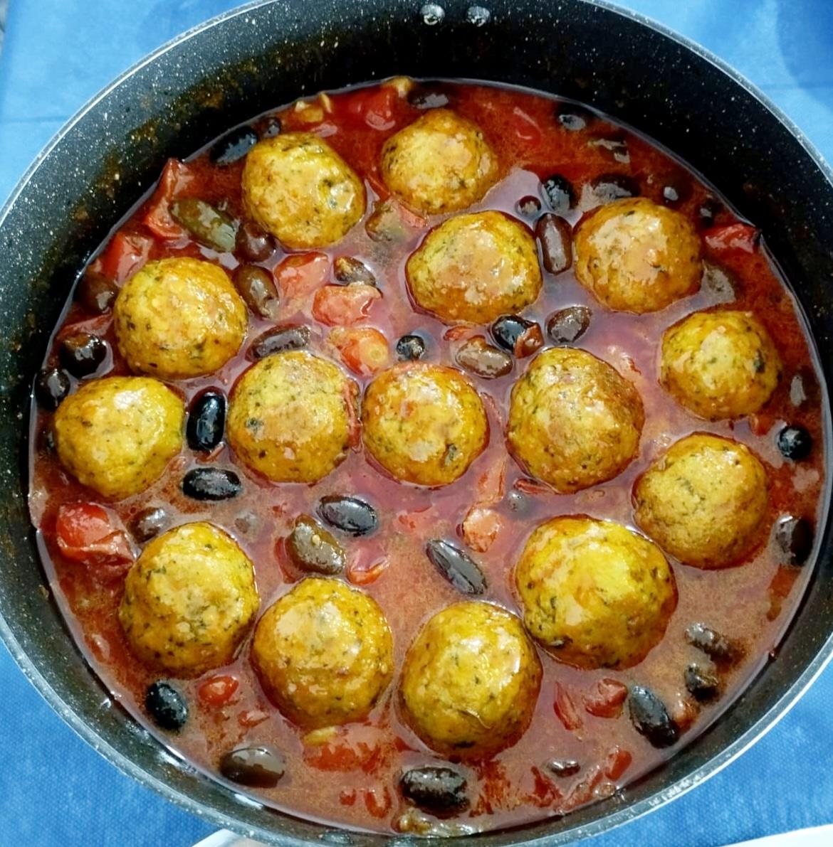 קציצות דגים עם זיתי קלמטה