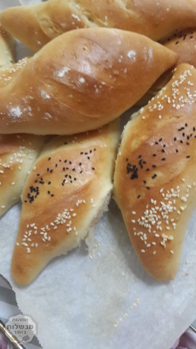 לחמניות פריכות מבחוץ ורכות מבפנים