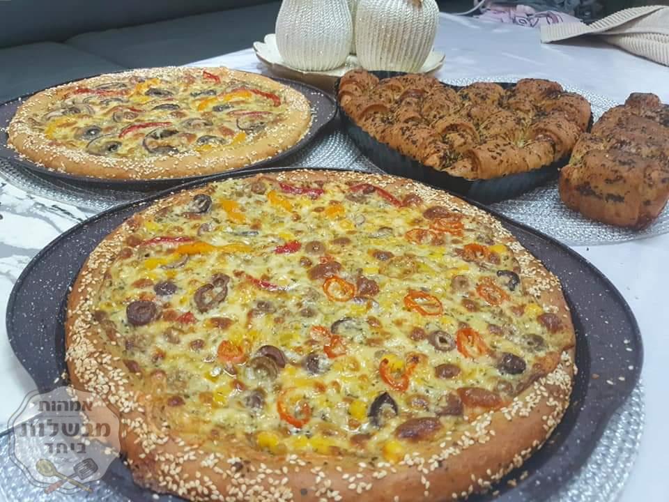 מתכון אליפות לפיצה ביאנקה ולחם שום עם גבינות😋😋