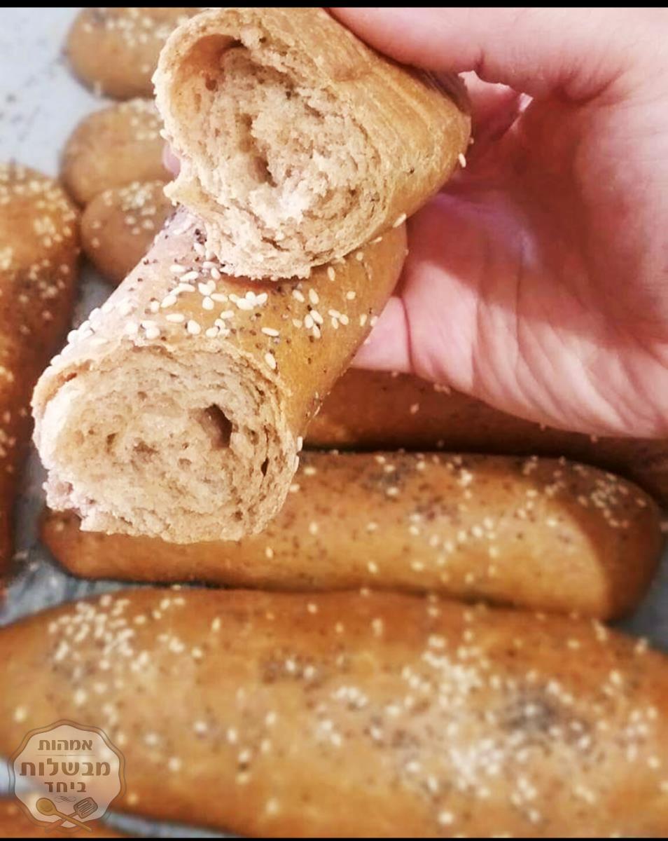 לחמניות כוסמין פרג ושומשום 