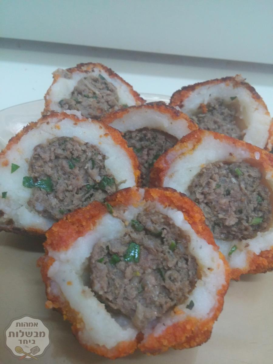 כדורי בשר במעטפת פירה 