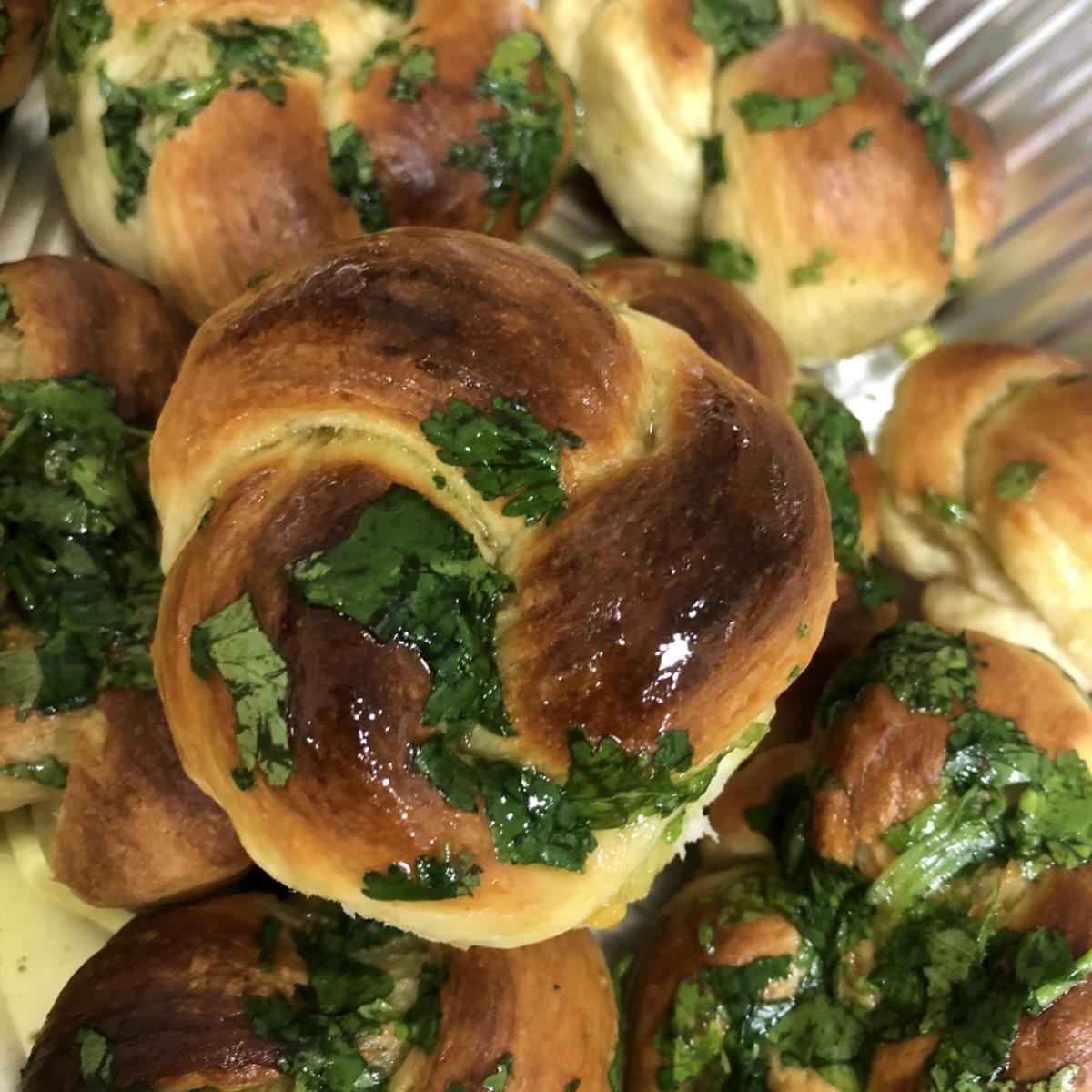 לחמניות שום ממכרותת🥯
