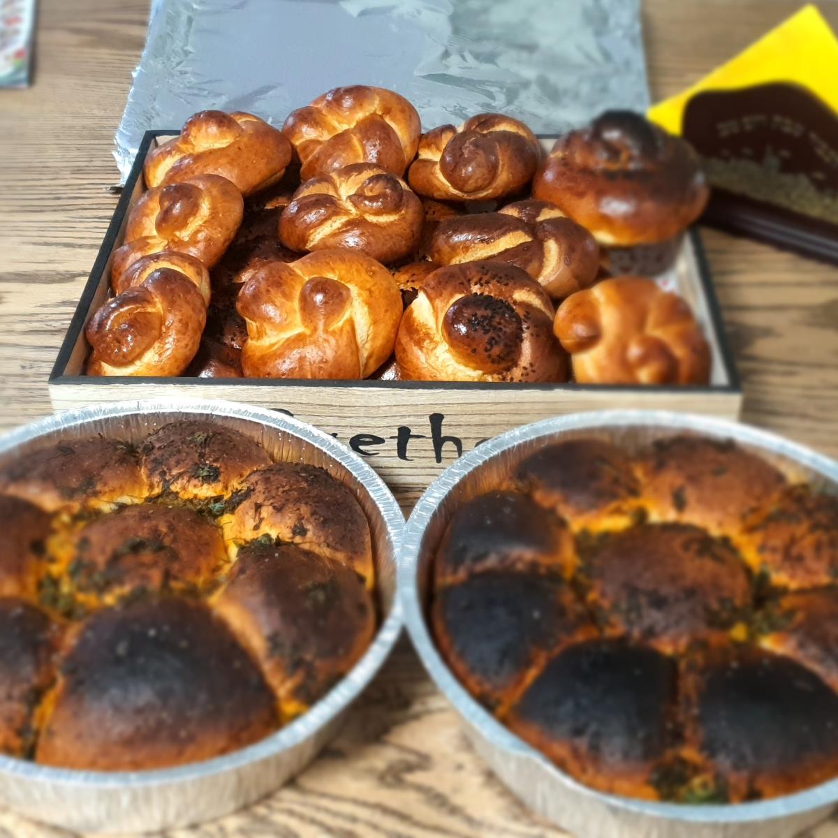 לחם ולחמניות שום כוסמין לבן