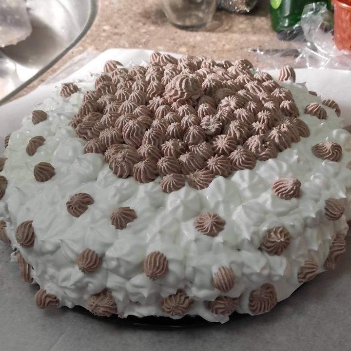 עוגת שוקולד עם קצפת 😍