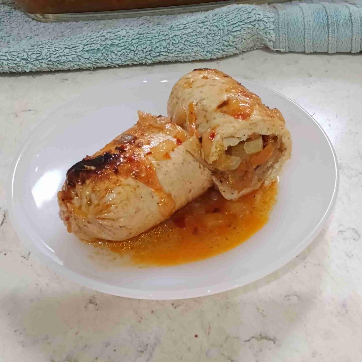 רול חזה עוף טחון ממולא בירקות
ברוטב פטריות, ללא פטריות..