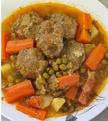 קציצות גזר ואפונה בניחוח סלרי ושמיר