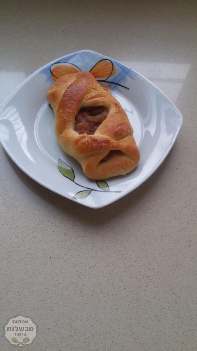 לחמניות מתוקות  במילוי תפוח״ע