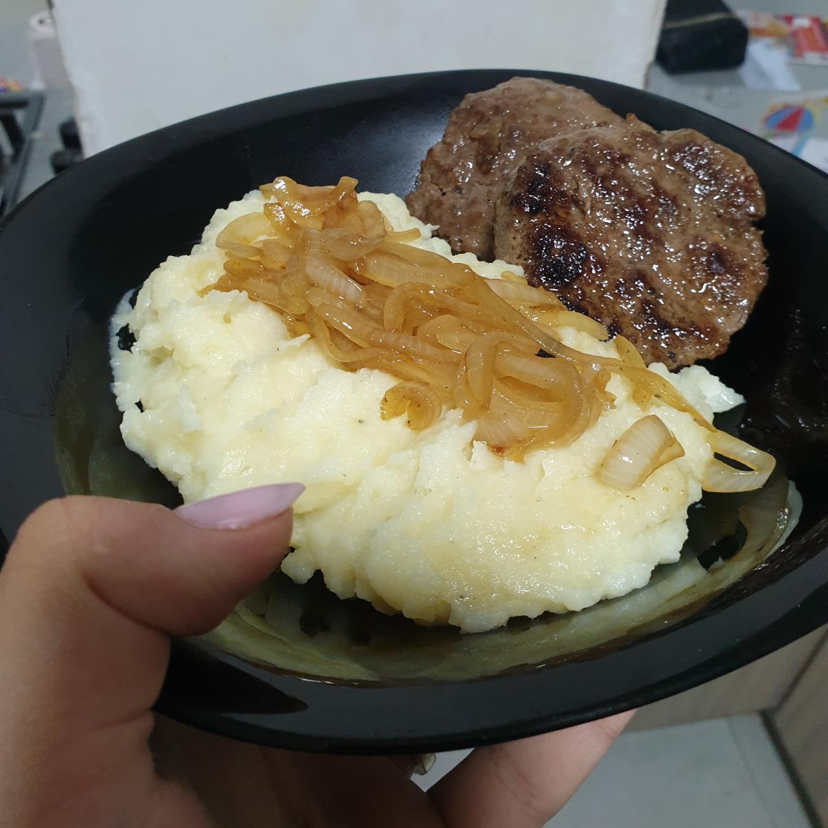 פירה עם בצל מטוגן והמבורגר😋