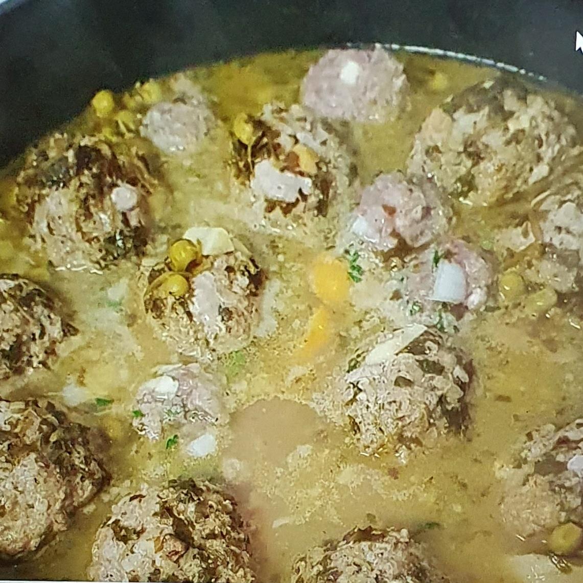 קציצות בקערות ארטישוק ואפונה