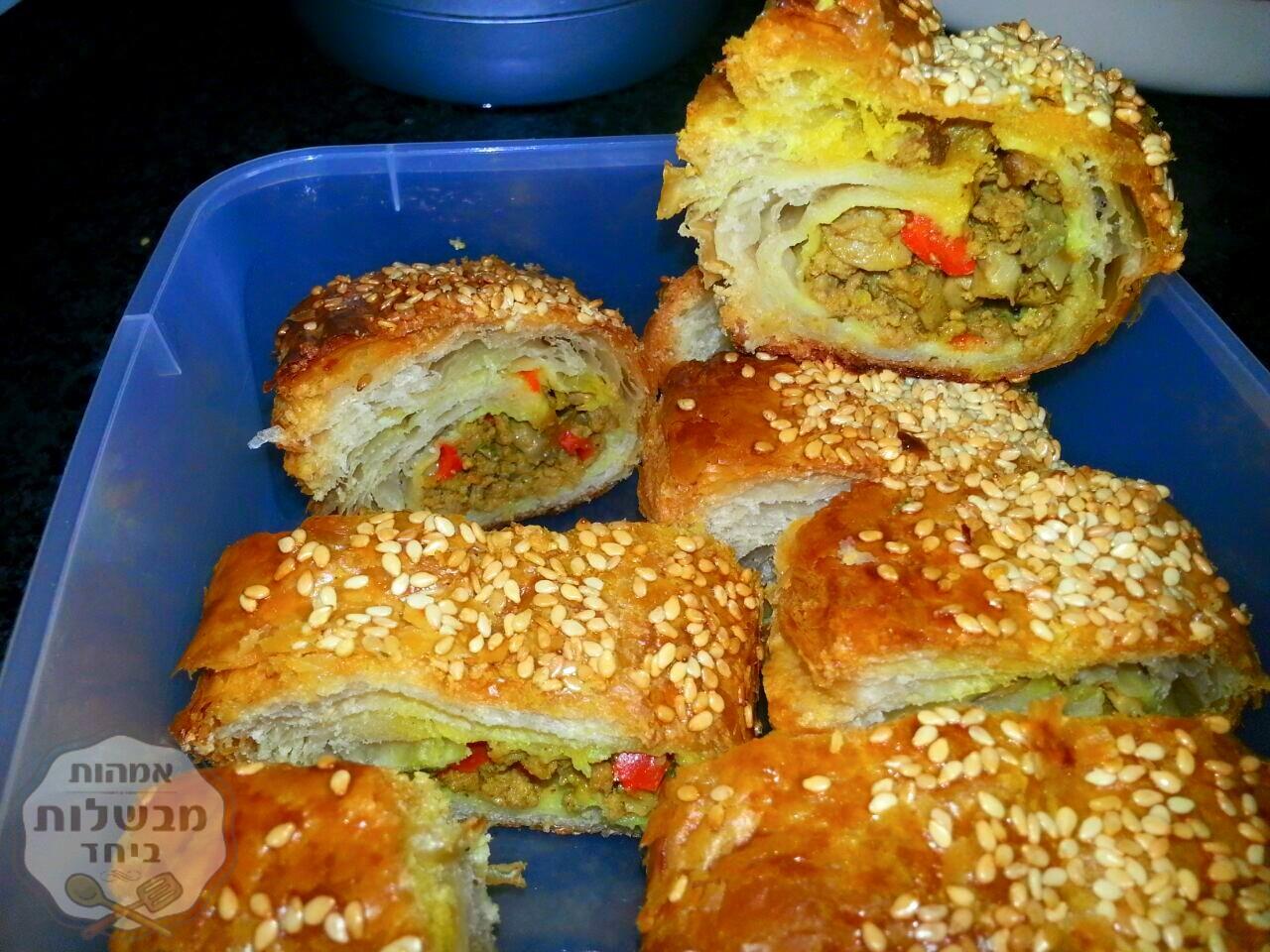 בצק עלים ממולא בכל טוב (: