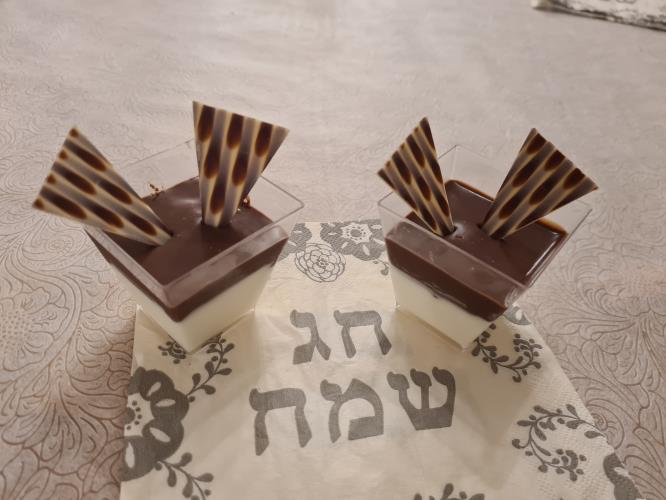 מוס שוקולד מריר ושוקולד לבן